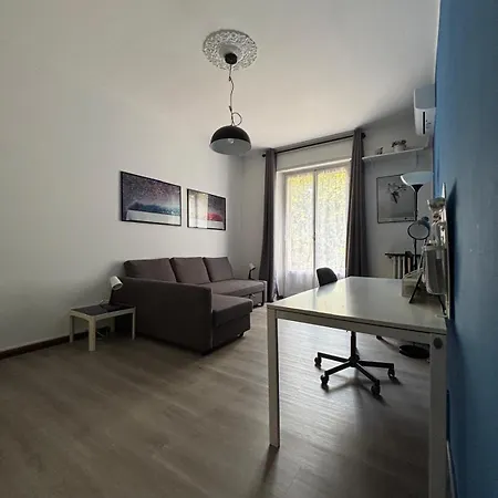 Da Me - Ampio Con 2 Da Letto Mailand