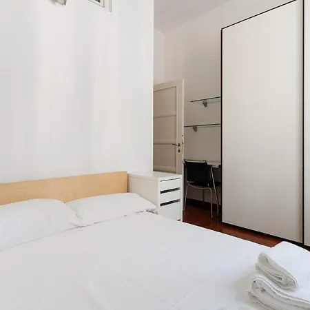 アパート Guesthost - Comfy 500 Mt From Mm Loreto