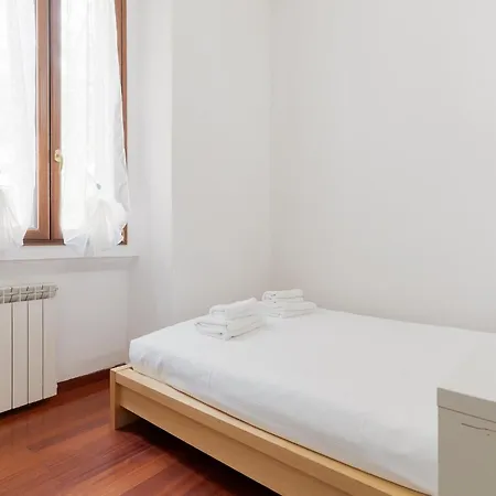 Guesthost - Comfy 500 Mt From Mm Loreto Milano