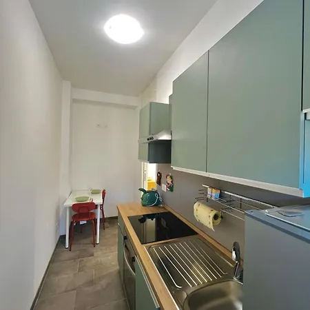 New And Cozy Metro Parking Train To Airport Apartament *