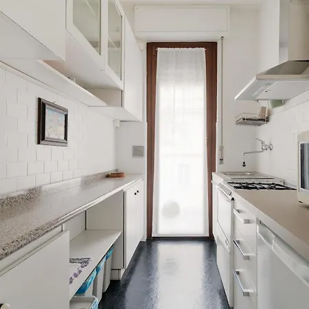 Апартаменты Guesthost - M4 California Bright *