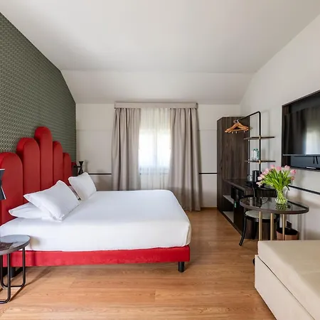 Regina Hotel 4*