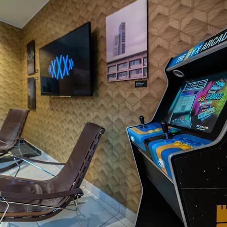 Nyx By Leonardo Milánó