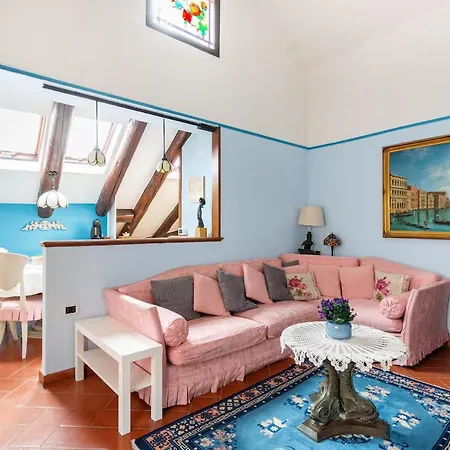 Wonderful Penthouse In The Heart Of Mediolan