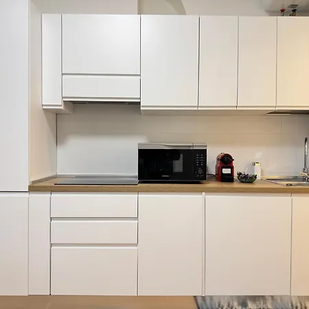 And Modern In The Center! Appartement