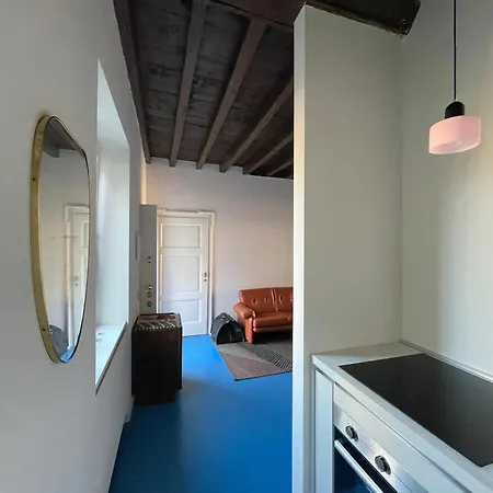Apartment Newly Renovated Three-room *