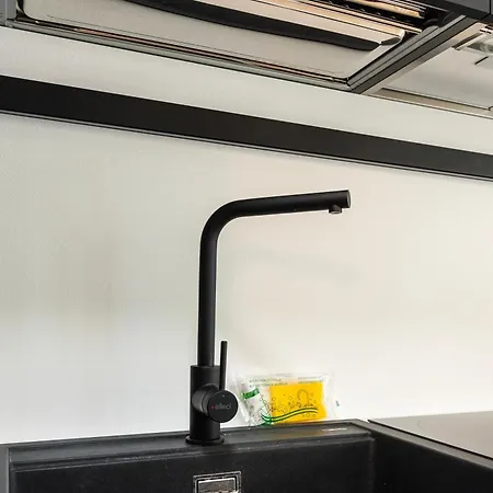 Youhosty - Zanella Bis *