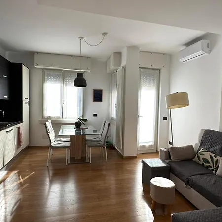 The Sunflower Apartament