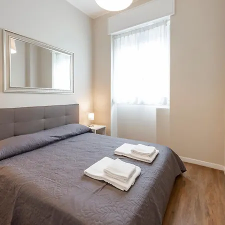 Duomo B - Cozy Two Bedrooms & Bathroom Lägenhet