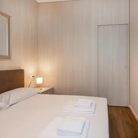 Lägenhet Duomo B - Cozy Two Bedrooms & Bathroom