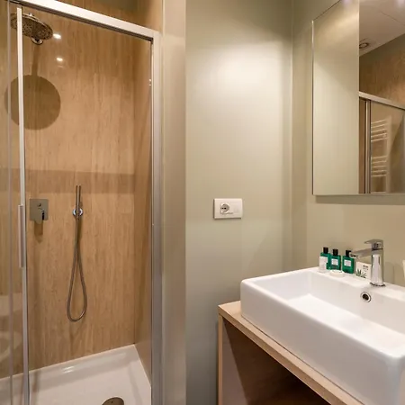 Duomo B - Cozy Two Bedrooms & Bathroom Milano