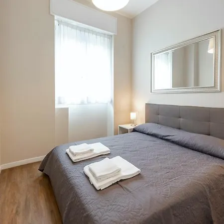 Duomo B - Quiet Two Bedrooms & Bathroom דירה מילאנו