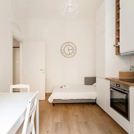 Appartement Stazione Luminoso Bilocale Con Balcone *