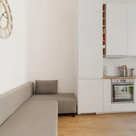 Stazione Luminoso Bilocale Con Balcone * Milano