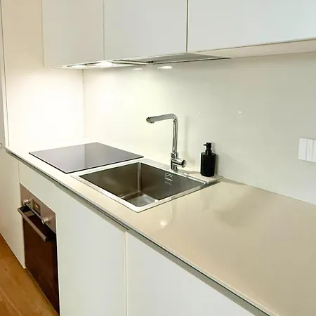 Modern Centre Near San Babila And Duomo Milan