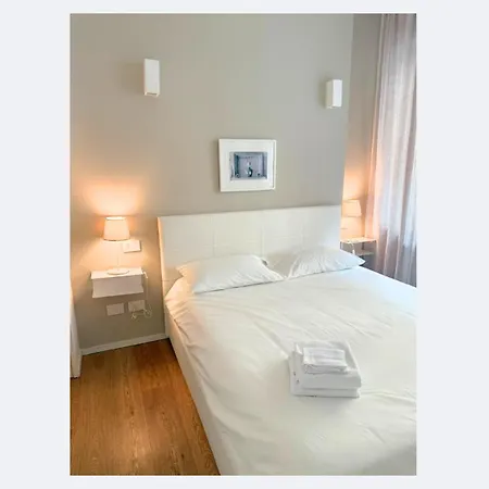 Modern Centre Near San Babila And Duomo Appartement Milan