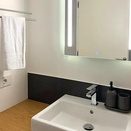 Modern Centre Near San Babila And Duomo Appartement Milan