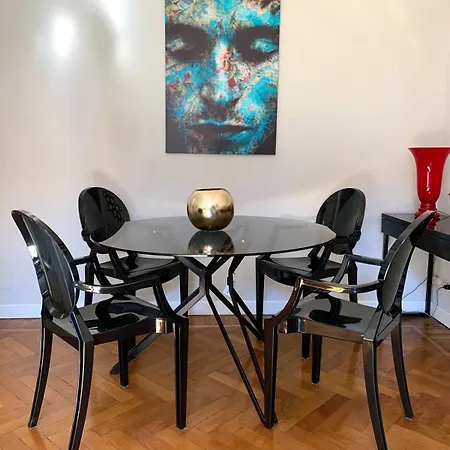 Elegant And Beautiful * Milano