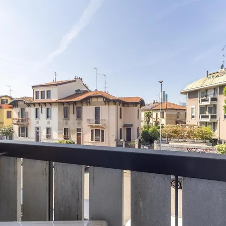 Beautiful Two-room In Maggiolina Milan