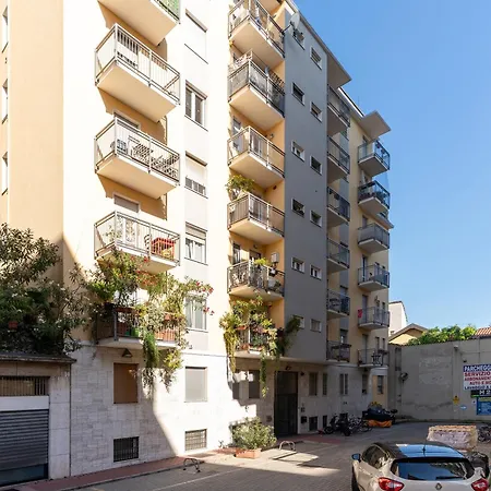 Navigli Vibes - For Couples - Romantic - Parking Апартаменты