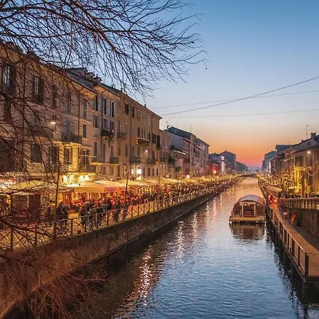 Navigli Vibes - For Couples - Romantic - Parking Apartament *