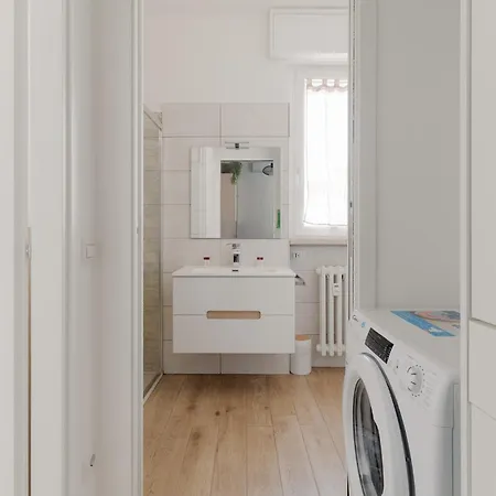 Guesthost - Naviglio Grande Bright Apartman *