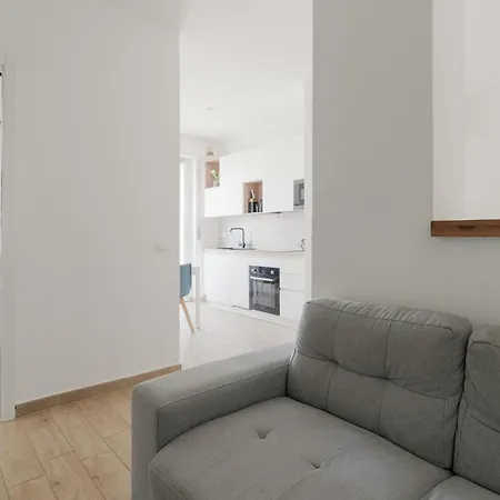 Guesthost - Naviglio Grande Bright Apartman *