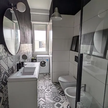 Entire And Charming Flat On Navigli In