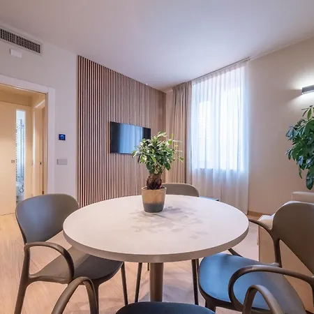 Oriana Homel Lejlighedshotel 4*