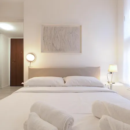 Primo Piano - Rosellini Apartman