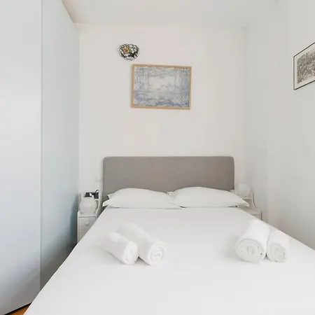 Apartamento Guesthost - Chiesa Rossa Comfy *