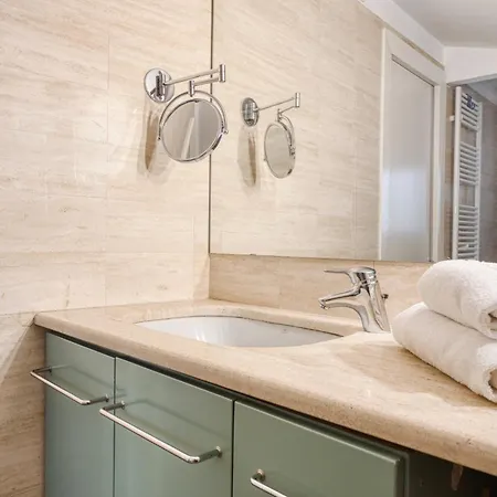 Hostmate - - Mentana - Duomo *