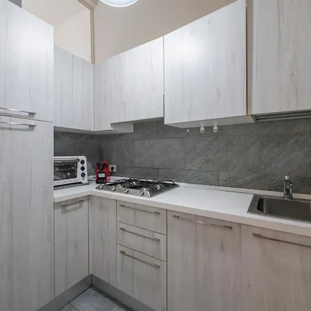 Luxury In Isola - De Castillia 20 Милан