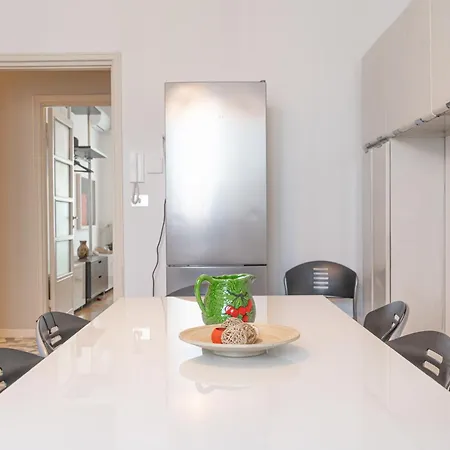 L26 Art - Porta Romana Apartman