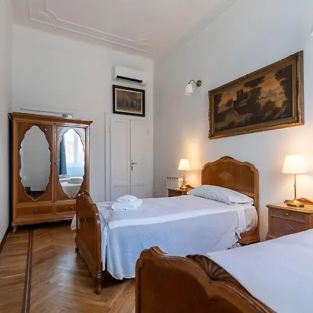 Duomo 7 Min - Historic Luxury 3 Bedrooms With Parking