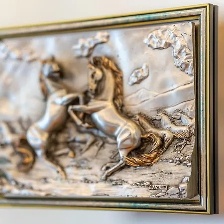 Duomo 7 Min - Historic Luxury 3 Bedrooms With Parking Appartamento