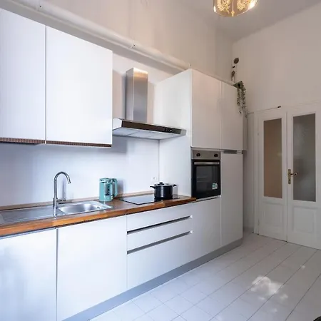 Duomo 7 Min - Historic Luxury 3 Bedrooms With Parking Appartamento Milano