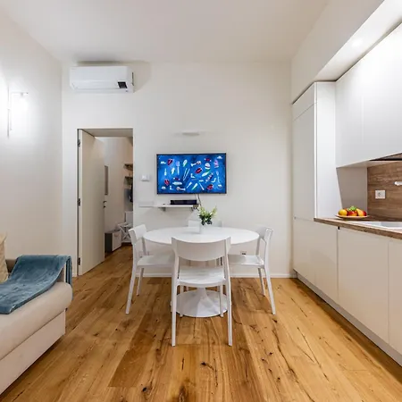 Porta Venezia Bilocale Moderno *