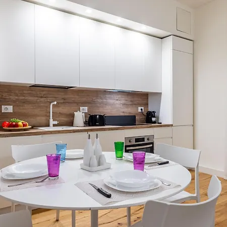 Porta Venezia Bilocale Moderno Appartement