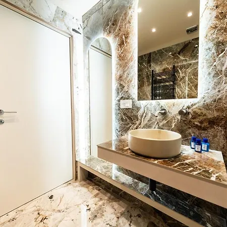 Raffaello Moscova Golden House شقة
