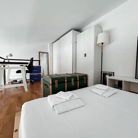 Apartament Lumiere Industrial Loft, Yellow Line -