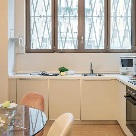 Apartment Porta Romana Exclusive - Center - M3 *
