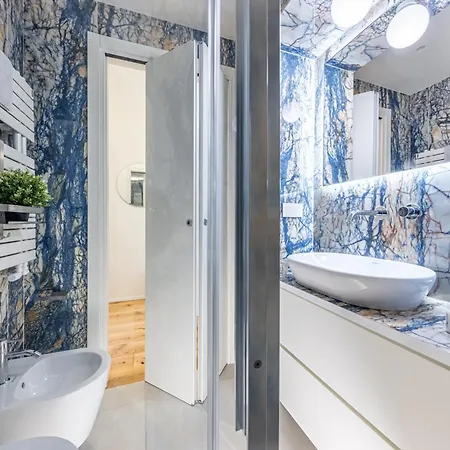 Daire Porta Venezia Elegante Bilocale