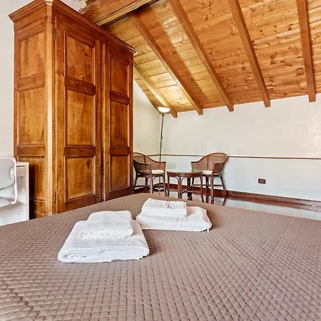 Ampia Casa Su Due Piani, A Pochi Minuti Dai Navigli E Metro Apartment *