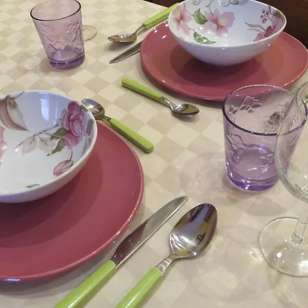 Flores Home, Boho Chic Style & Urban Comfort Navigli, Bocconi, Centro Milaan