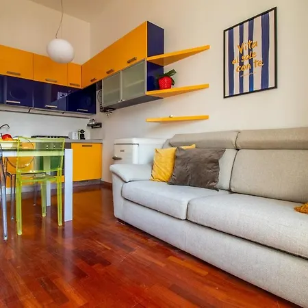 아파트 Station 5 Min - Double Bed Caiazzo 4 Guests Wifi