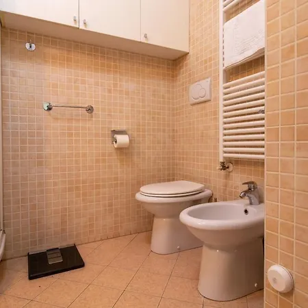 Station 5 Min - Double Bed Caiazzo 4 Guests Wifi Apartamento