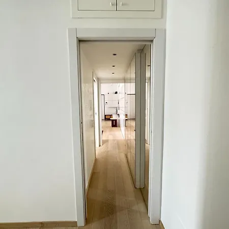 Sant'agostino Large & Elegant Apartment, מילאנו