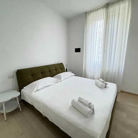 Sant'agostino Large & Elegant Apartment, *
