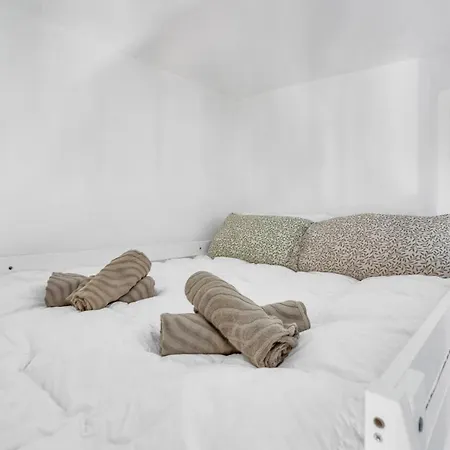 Do11 -10 Minutes From The Duomo- * Milano